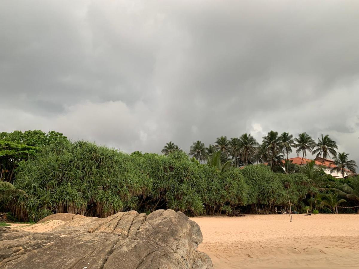 Tranquil Private Villa Near Bentota Beach Exteriör bild